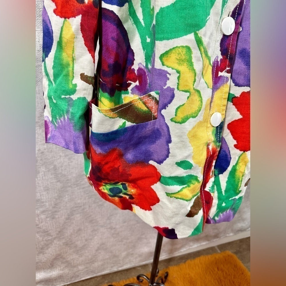 Vintage Givenchy en plus floral watercolor linen blazer - Picture 3 of 10